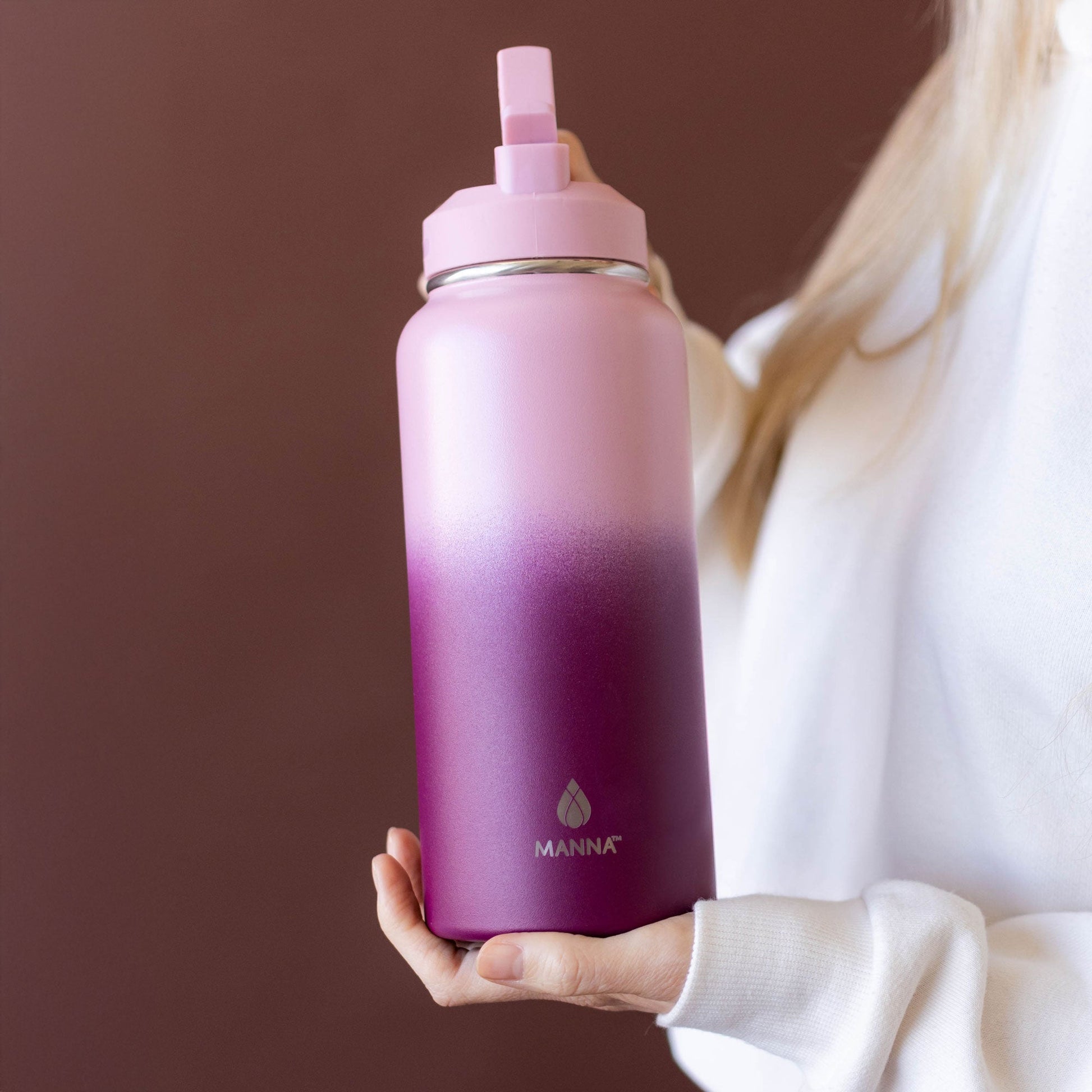 32-oz-powel-bottle-e6 32_Manna_Website_Lifestyles-2.jpg